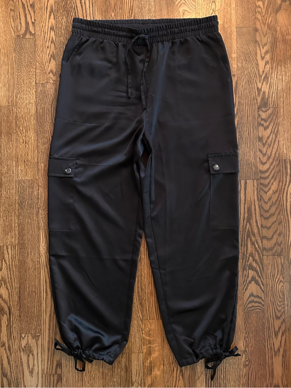 Time and Tru Women’s Black Cargo Jogger Pants